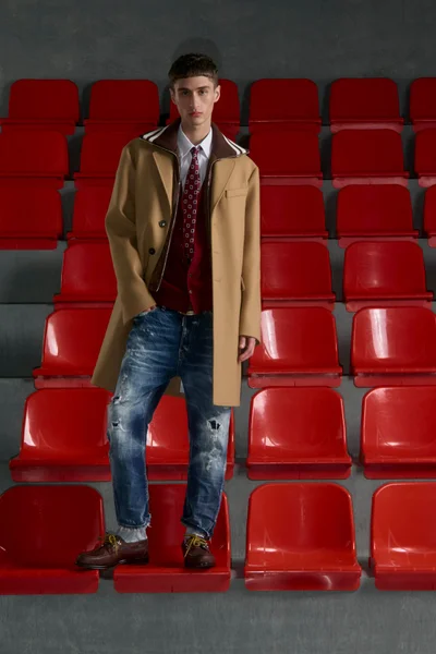 Look 12